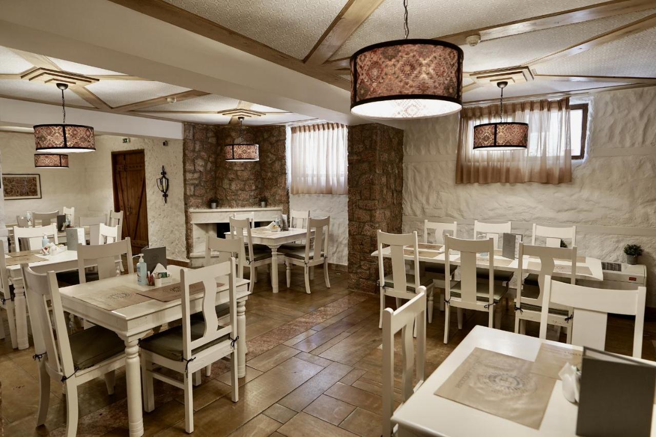 Xenonas Iresioni Hotel Arachova Exterior photo