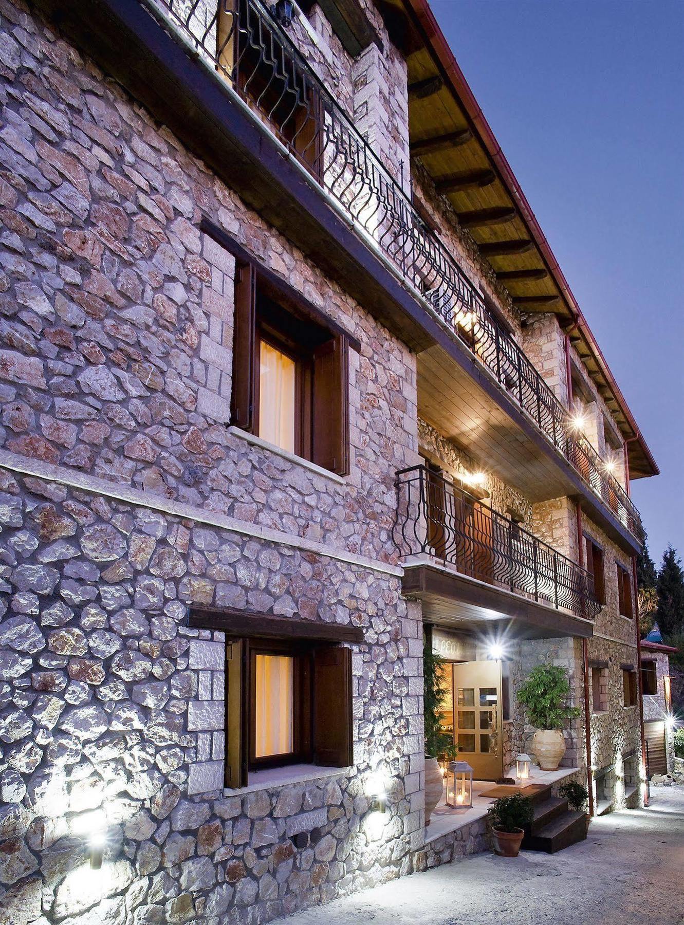 Xenonas Iresioni Hotel Arachova Exterior photo