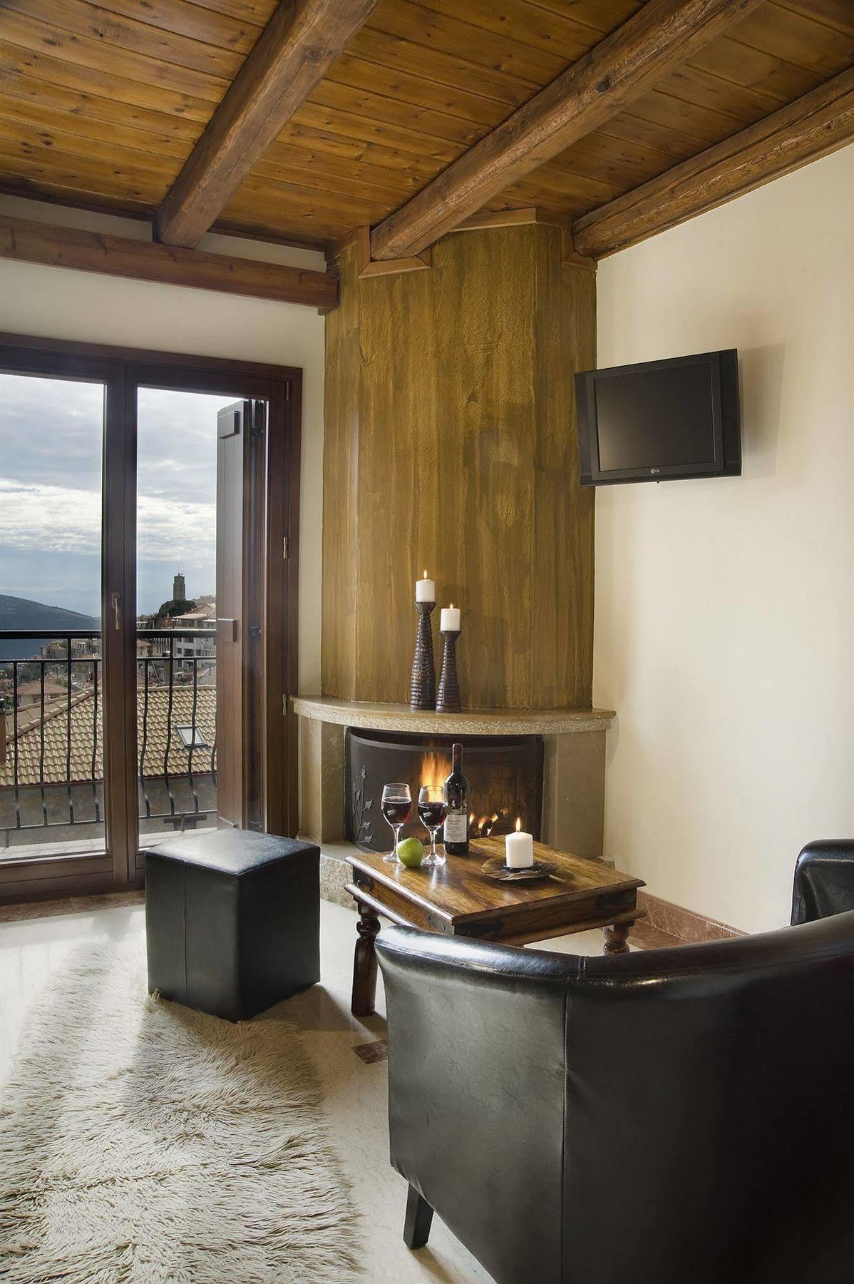 Xenonas Iresioni Hotel Arachova Exterior photo